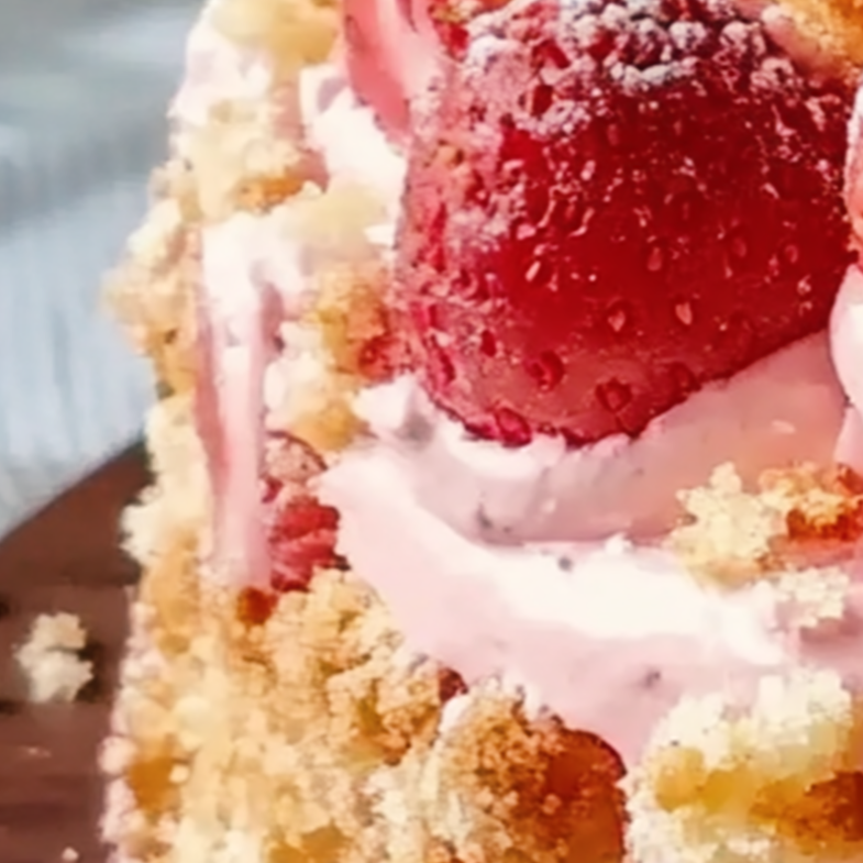 Strawberry Fixins to Crunch Cake